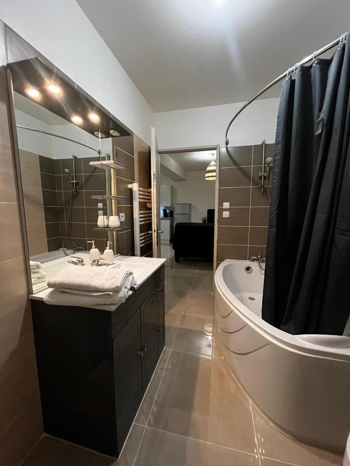 Appartement Des Carmes Nîmes Exteriér fotografie